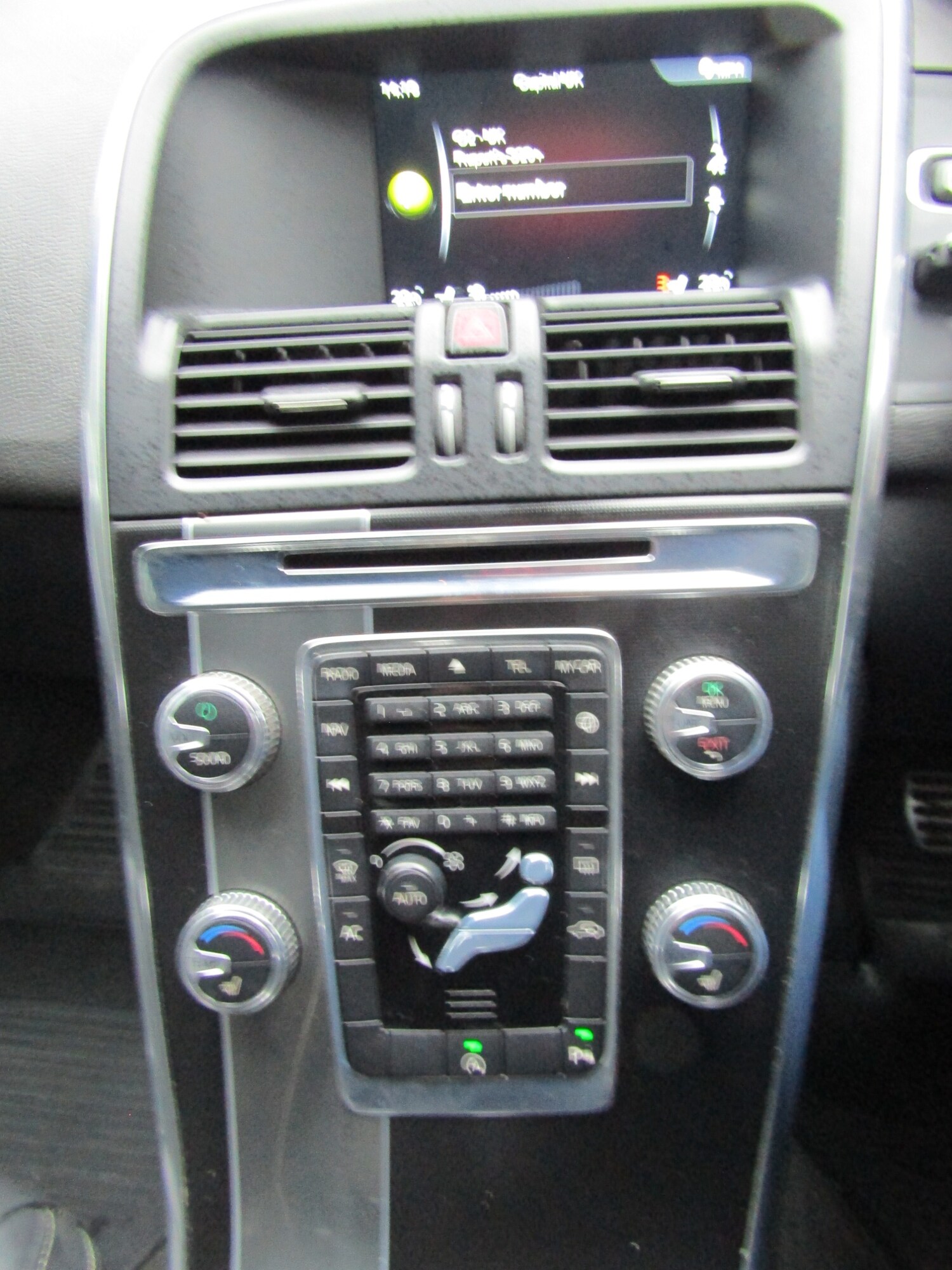 Used Volvo XC60 2015 for sale - 77223347: Photo 18