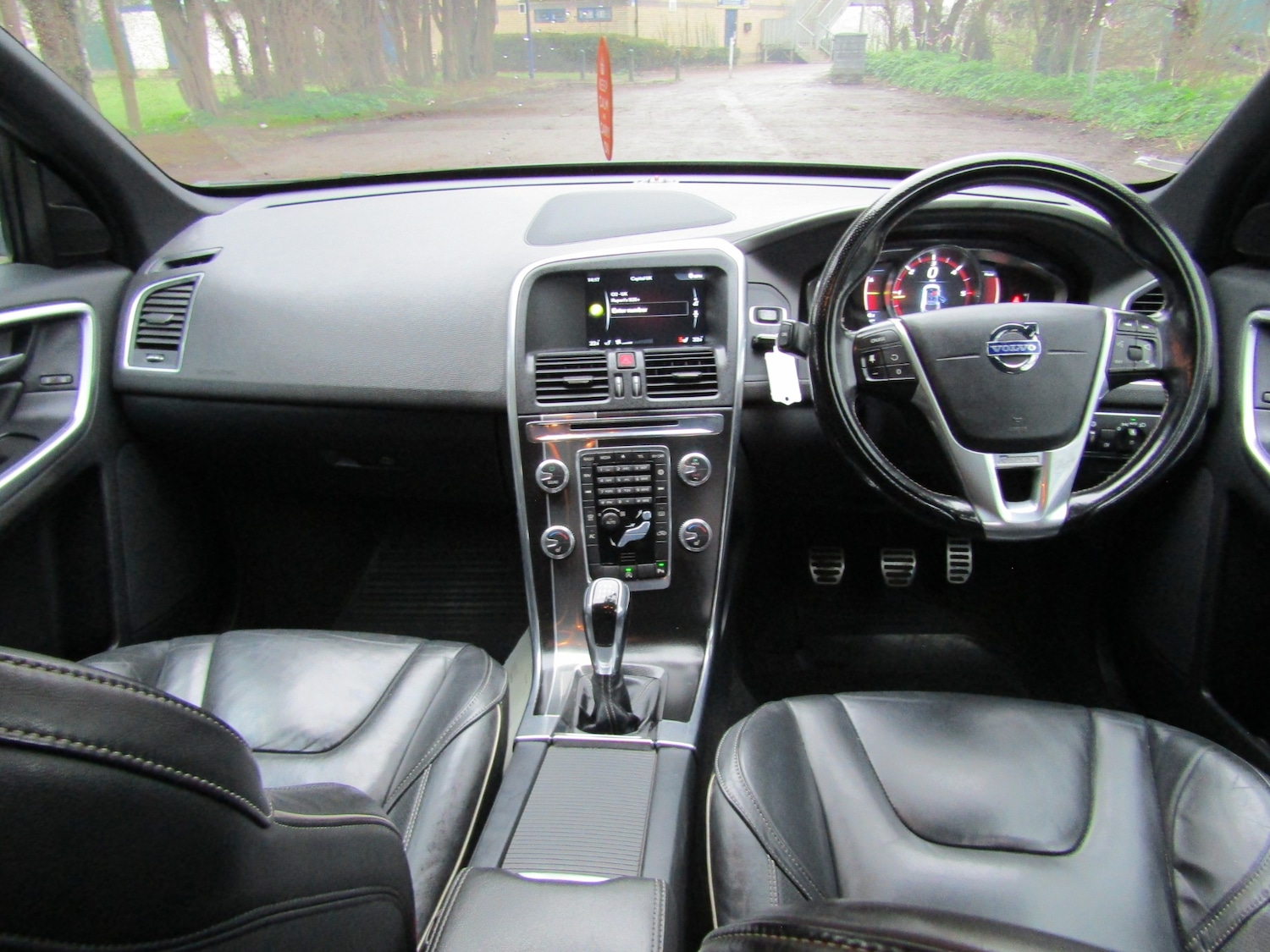 Used Volvo XC60 2015 for sale - 77223347: Photo 2