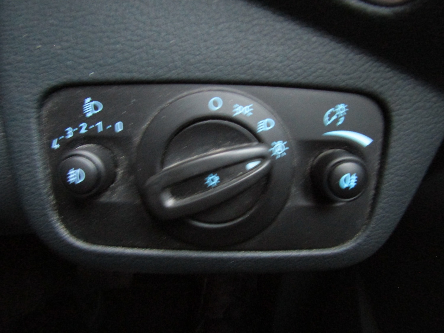 Used Ford C-Max 2013 for sale - 76531255: Photo 17