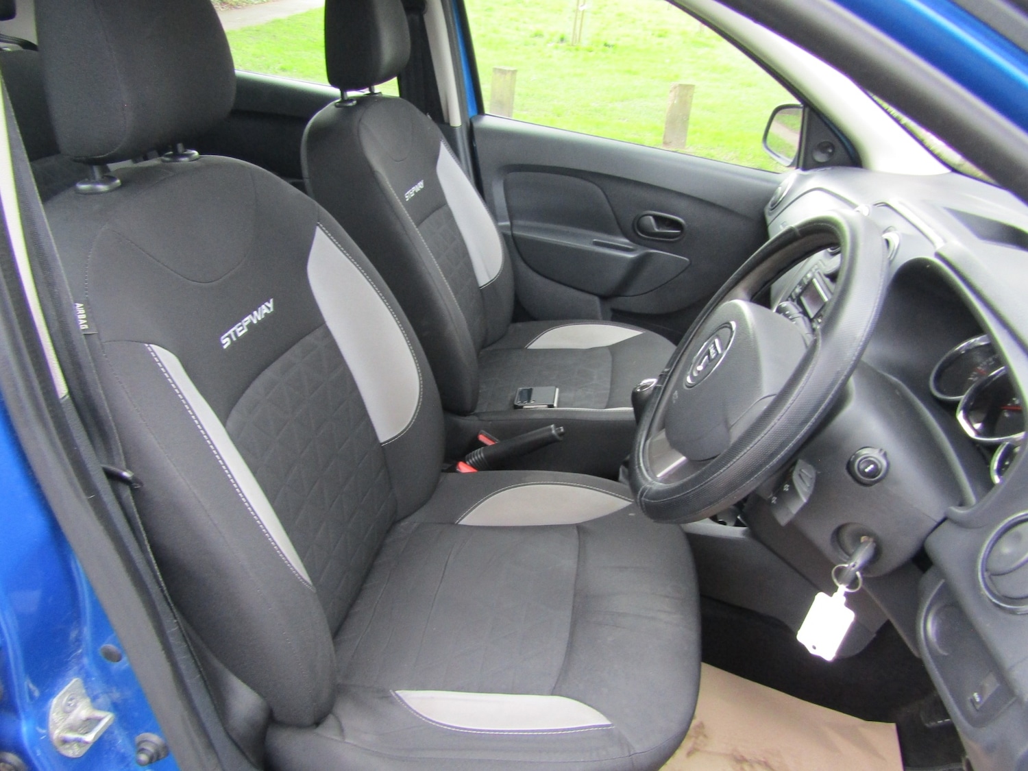 Used Dacia Sandero Stepway 2016 for sale - 77689513: Photo 2