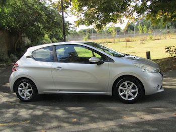 Used Peugeot 208 2012 for sale - 75673898: Photo
