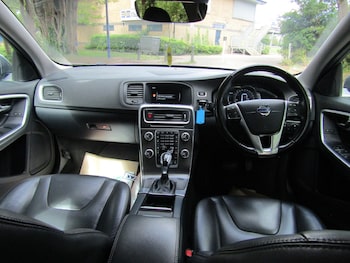Used Volvo V60 2015 for sale - 78540934: Photo