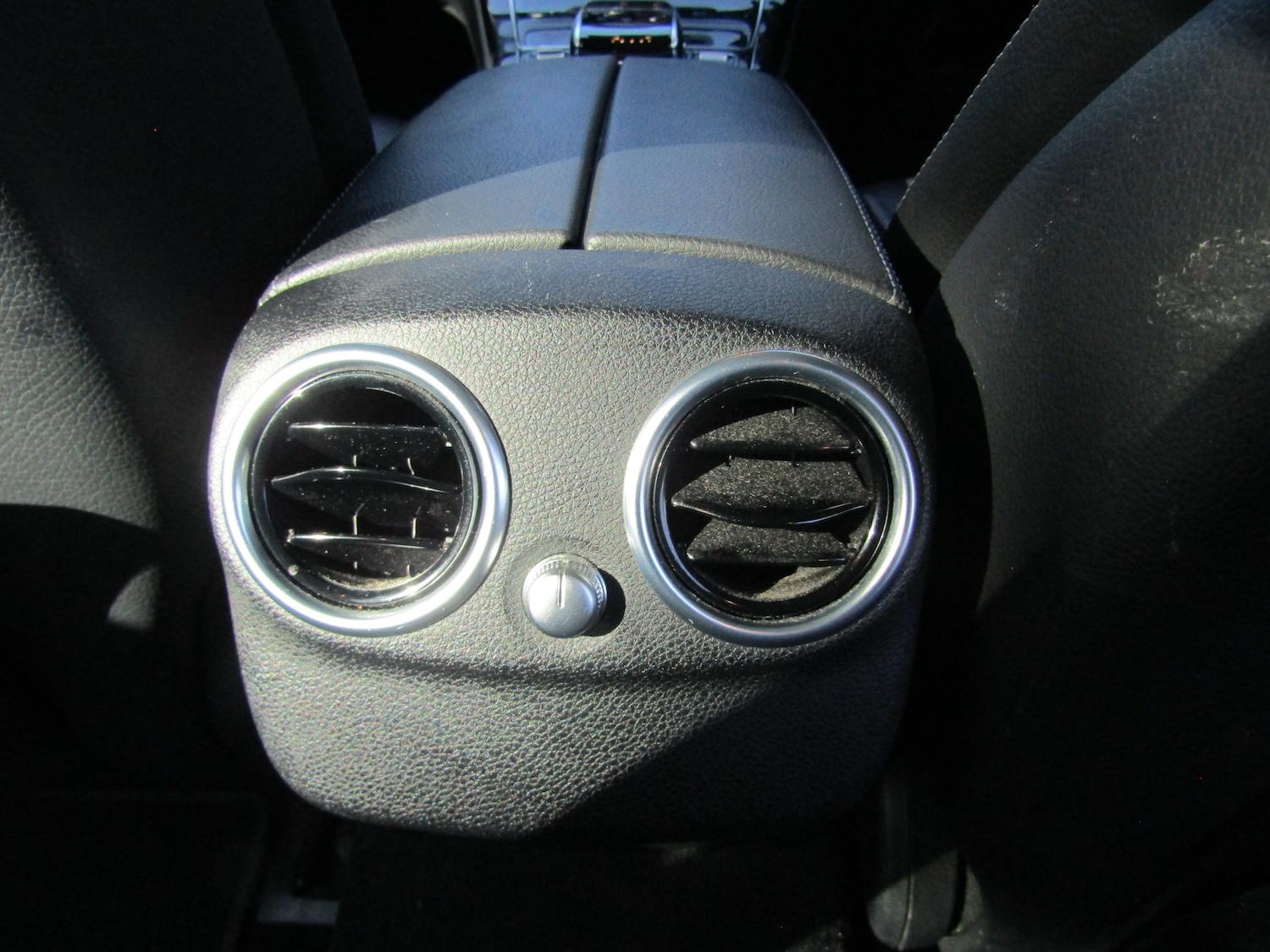 Used Mercedes-Benz C Class 2015 for sale - 77665113: Photo 27