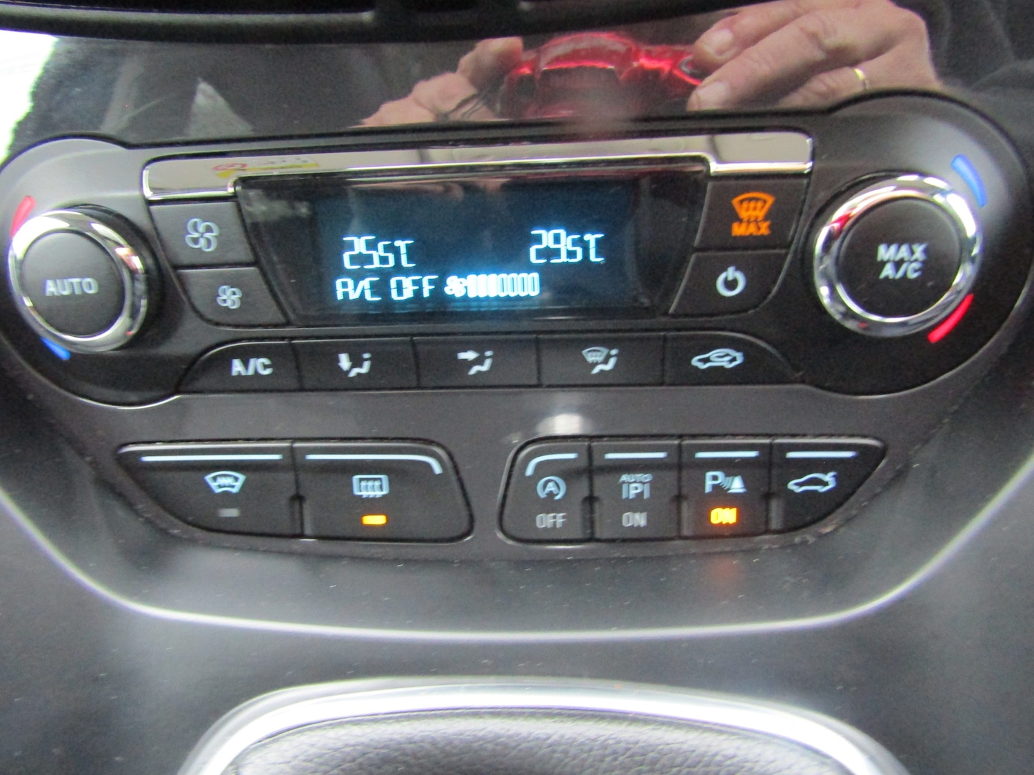 Used Ford Kuga 2015 for sale - 76352371: Photo 13