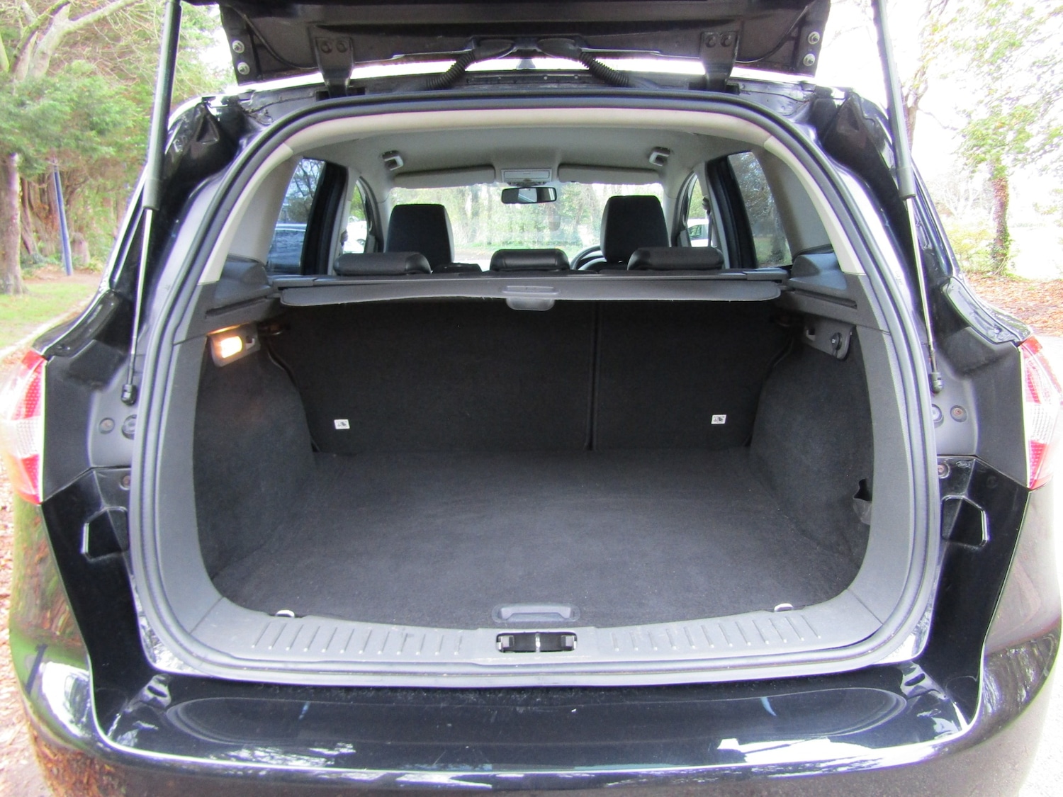 Used Ford Kuga 2011 for sale - 76422136: Photo 14