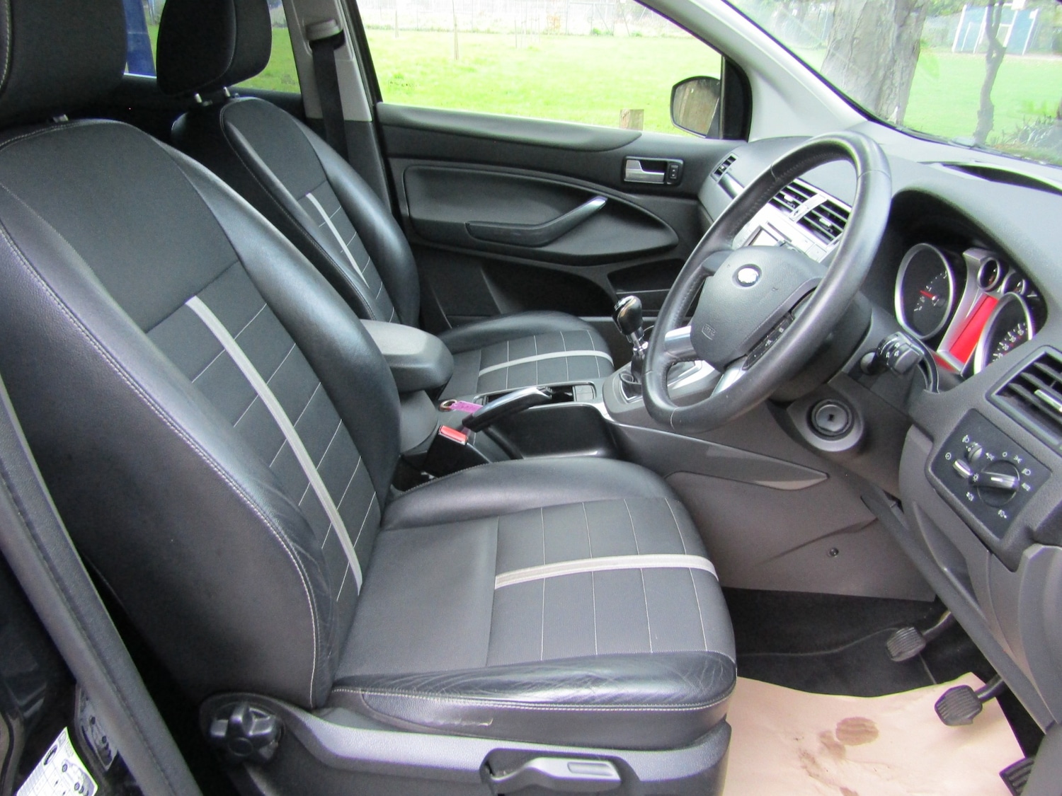 Used Ford Kuga 2011 for sale - 76422136: Photo 4