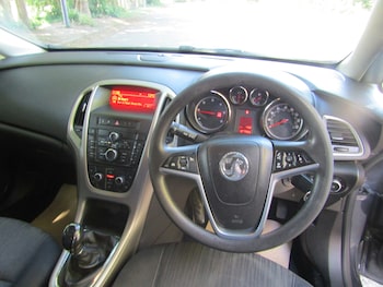 Used Vauxhall Astra 2011 for sale - 78421164: Photo