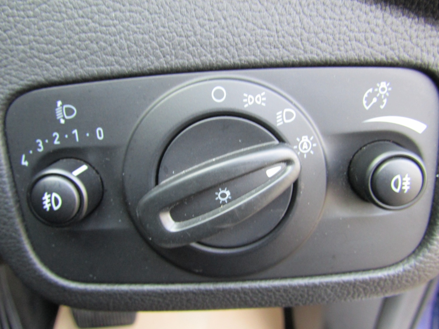 Used Ford Kuga 2015 for sale - 77848153: Photo 21