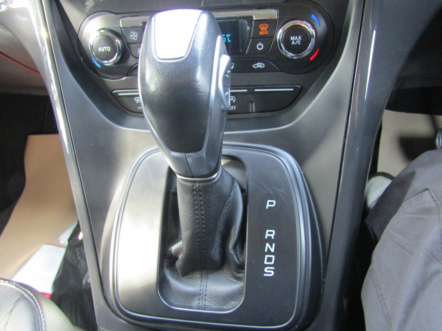 Used Ford Kuga 2015 for sale - 77848153: Photo 6