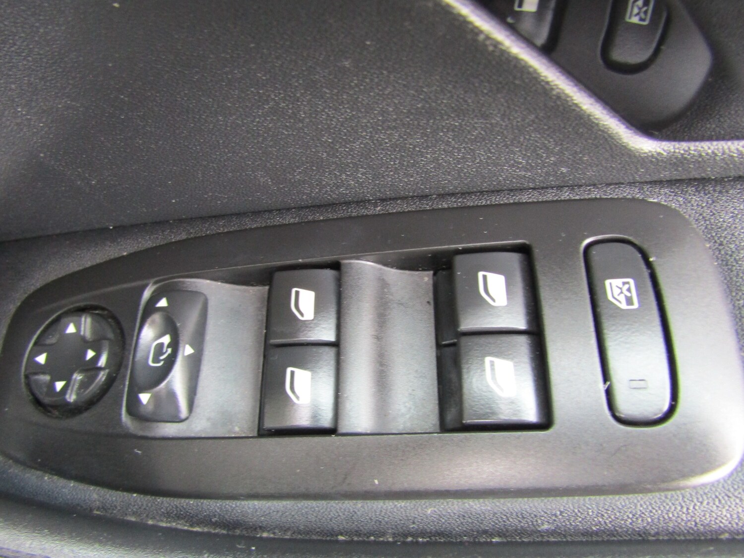 Used Peugeot 2008 2017 for sale - 77917551: Photo 20