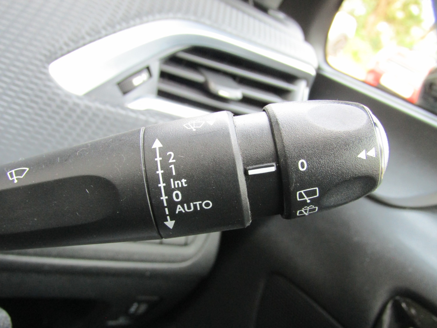 Used Peugeot 2008 2017 for sale - 77917551: Photo 24