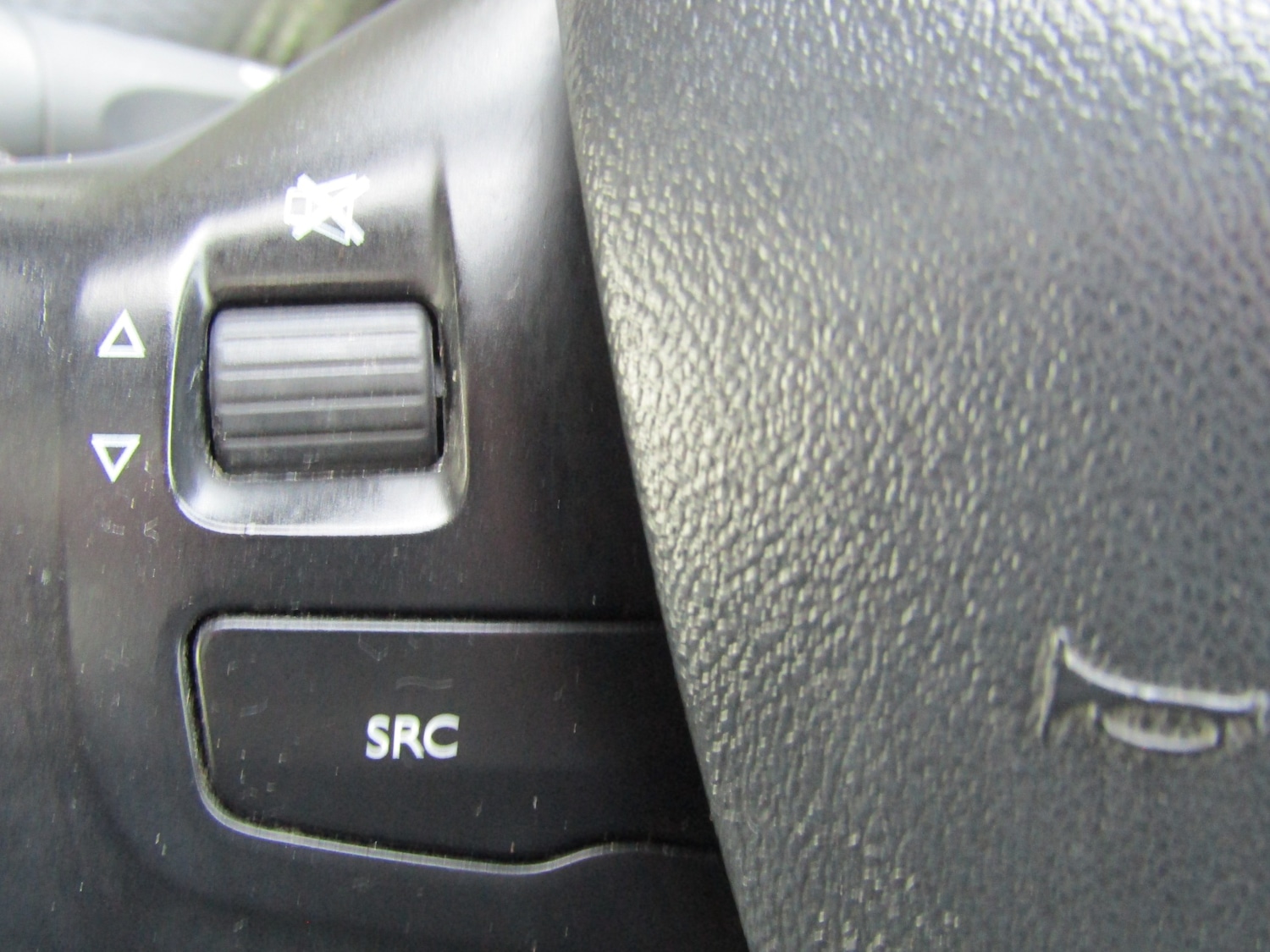 Used Peugeot 2008 2017 for sale - 77917551: Photo 25