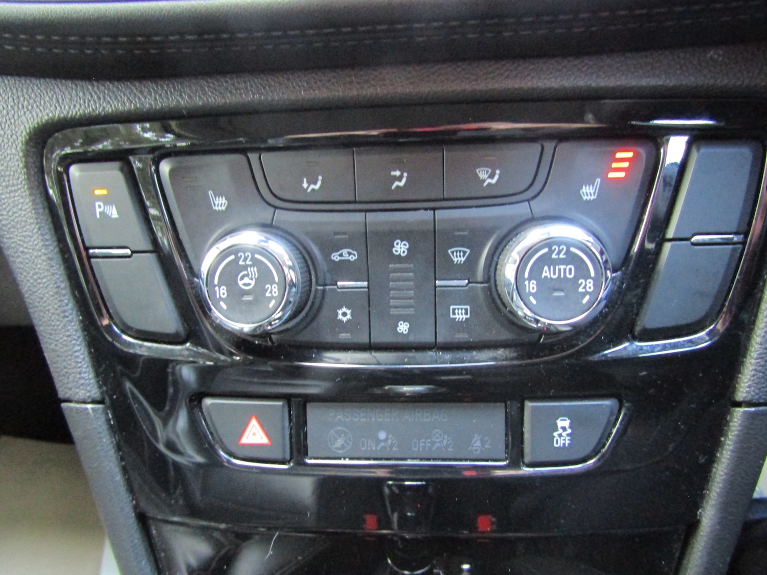 Used Vauxhall Mokka X 2017 for sale - 76321990: Photo 16