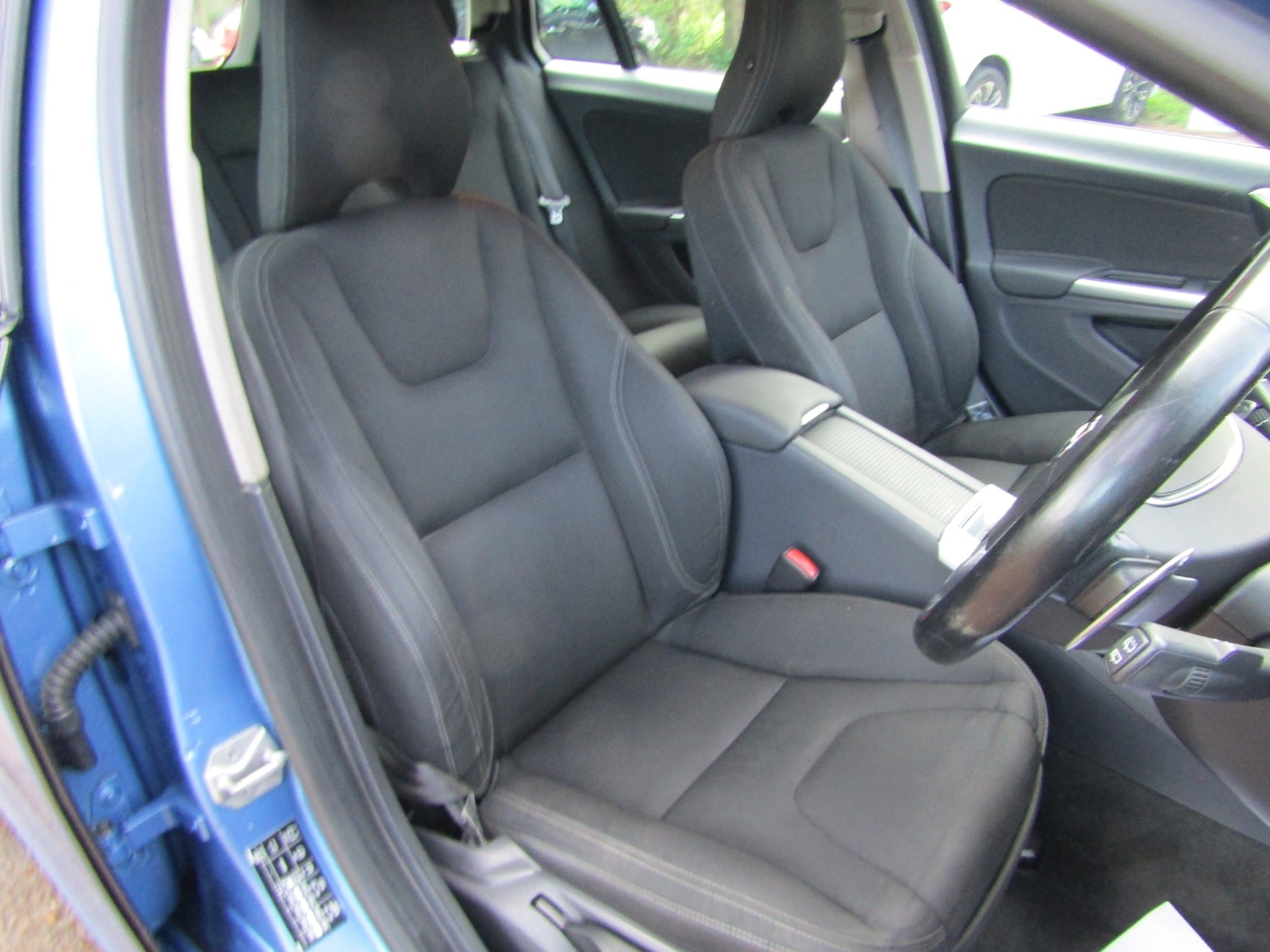 Used Volvo V60 2014 for sale - 76393454: Photo 8