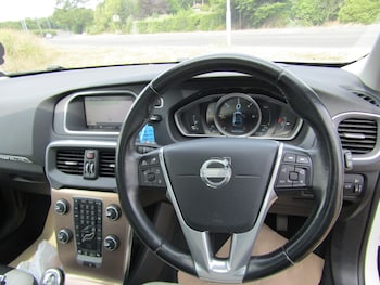 Used Volvo V40 2013 for sale - 79260610: Photo