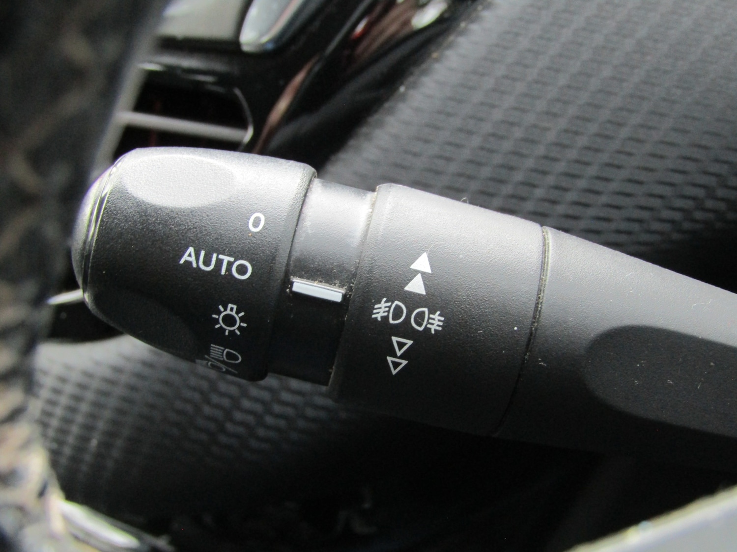 Used Peugeot 2008 2014 for sale - 77873392: Photo 27