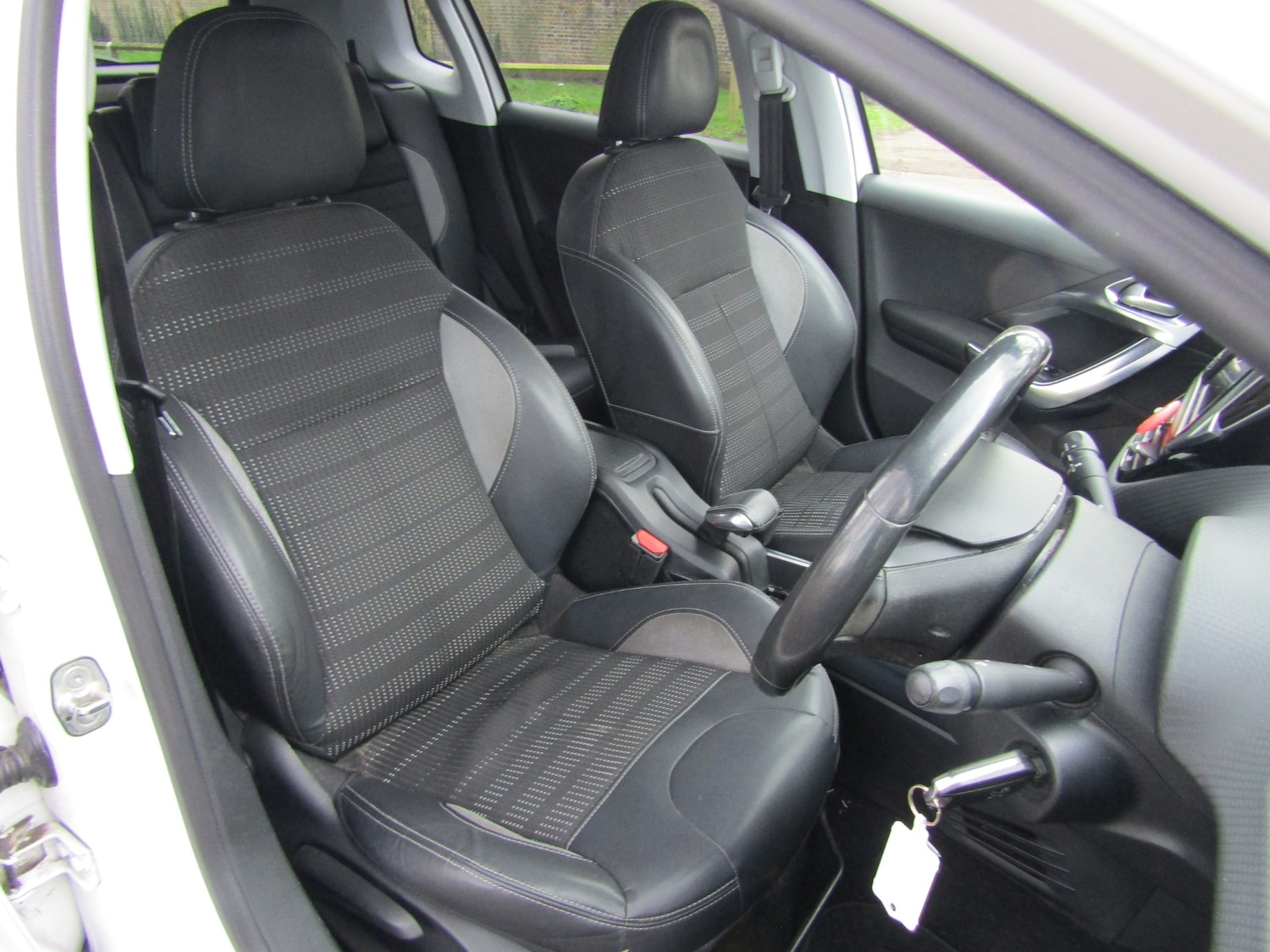 Used Peugeot 2008 2014 for sale - 77873392: Photo 4