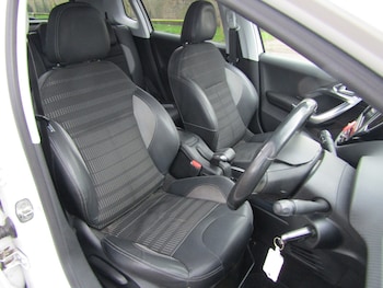 Used Peugeot 2008 2014 for sale - 77873392: Photo