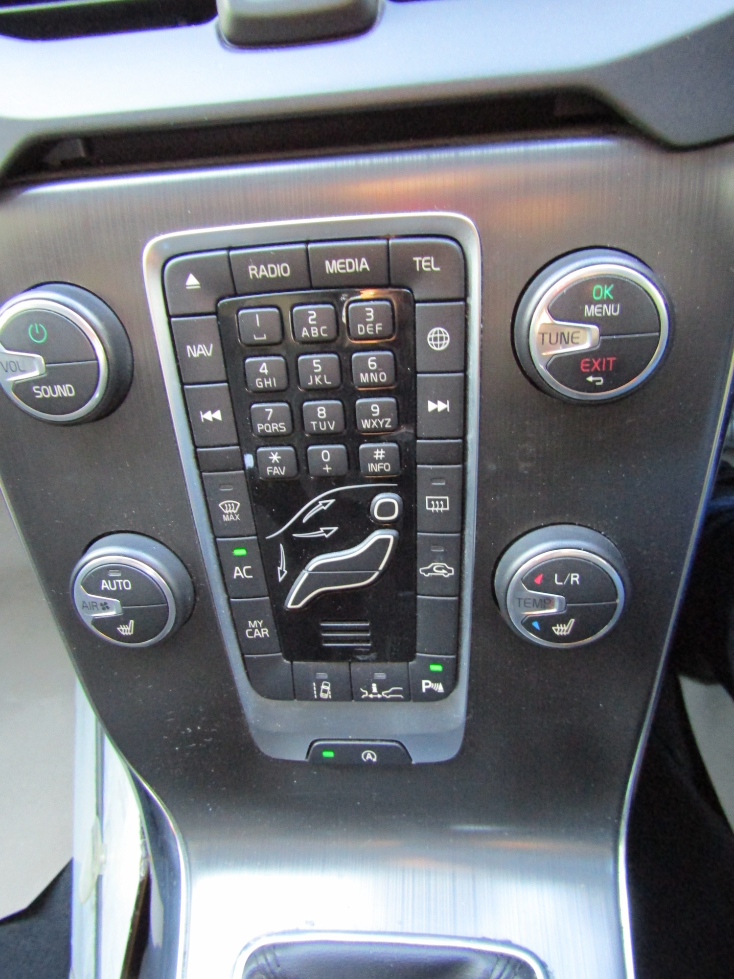 Used Volvo V40 2014 for sale - 77198095: Photo 12