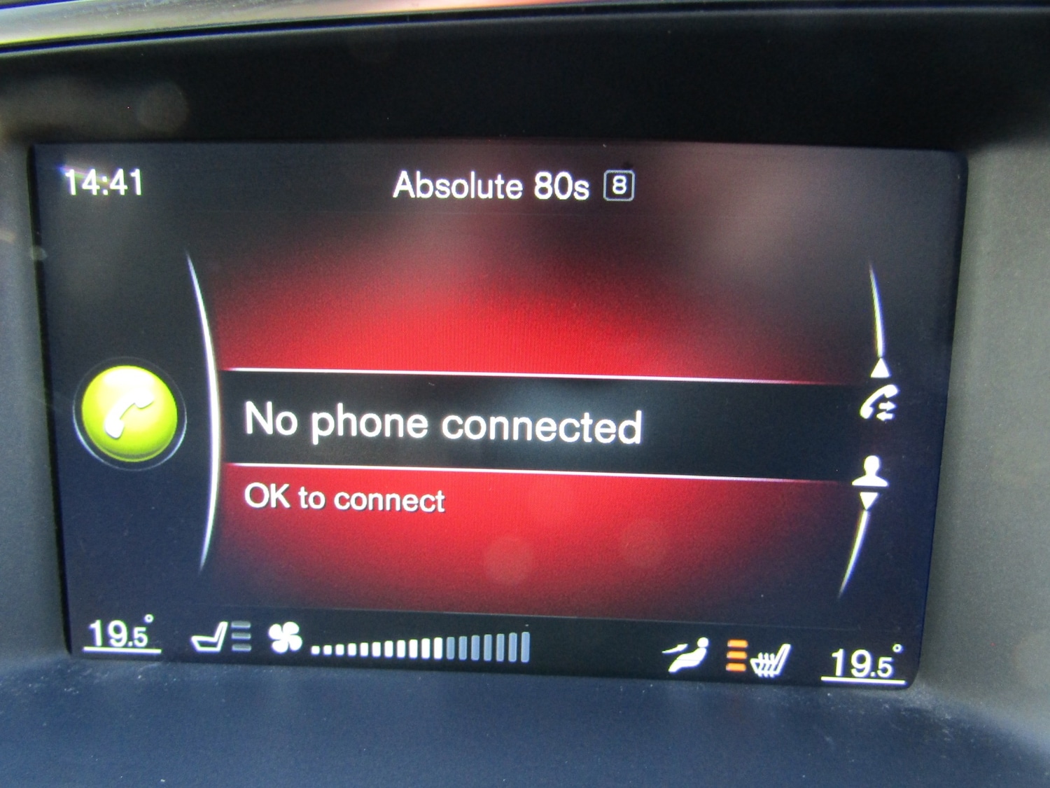 Used Volvo V40 2014 for sale - 77198095: Photo 15