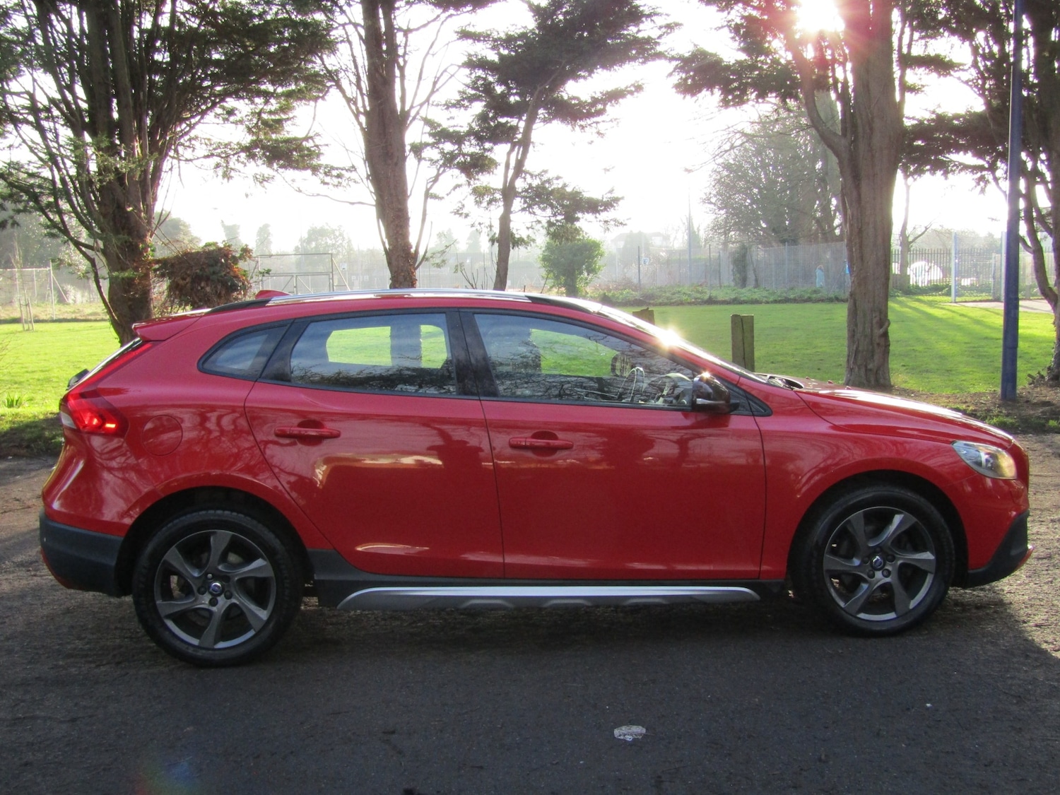 Used Volvo V40 2014 for sale - 77198095: Photo 5