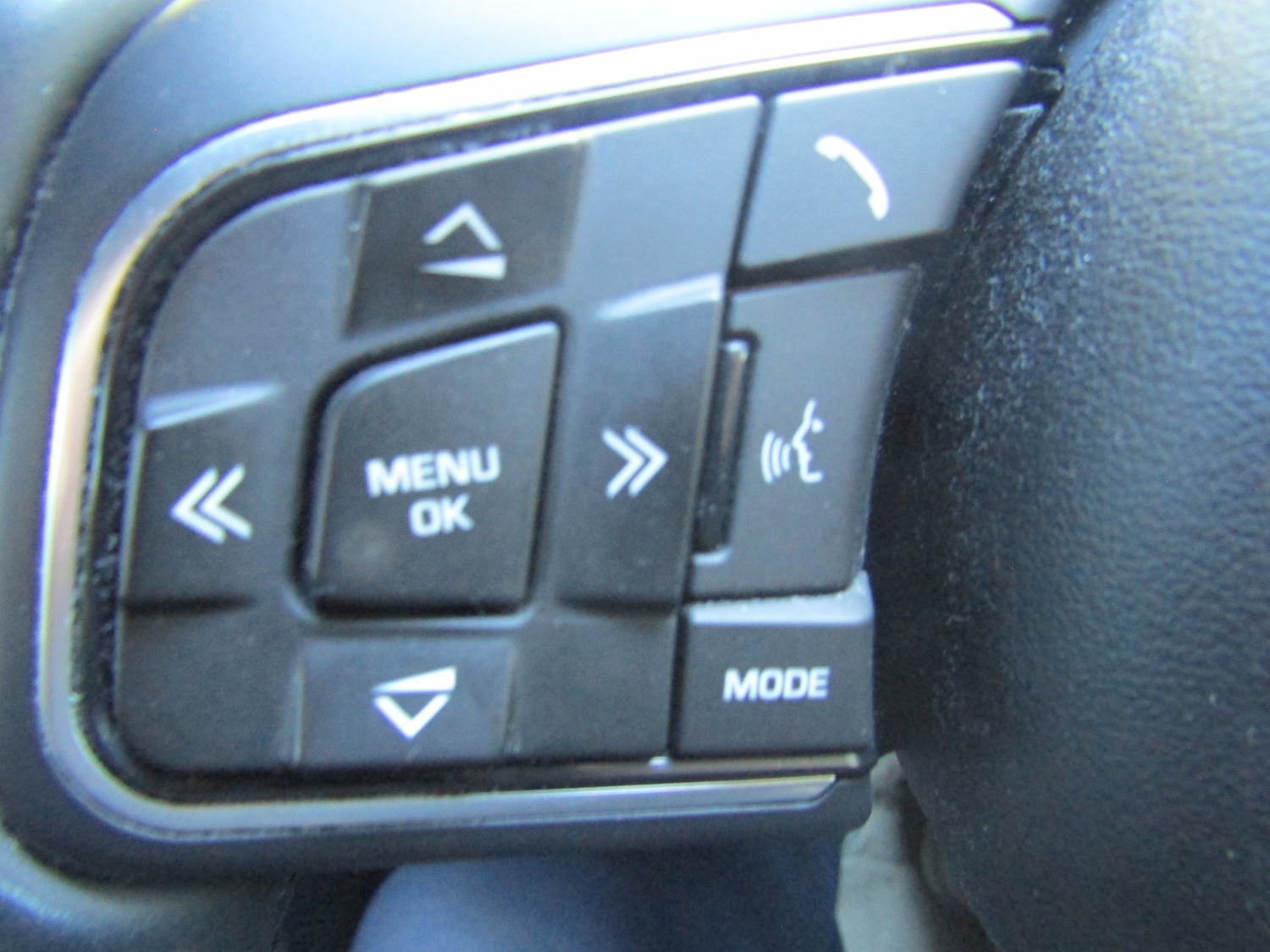 Used Jaguar XE 2015 for sale - 76312193: Photo 24