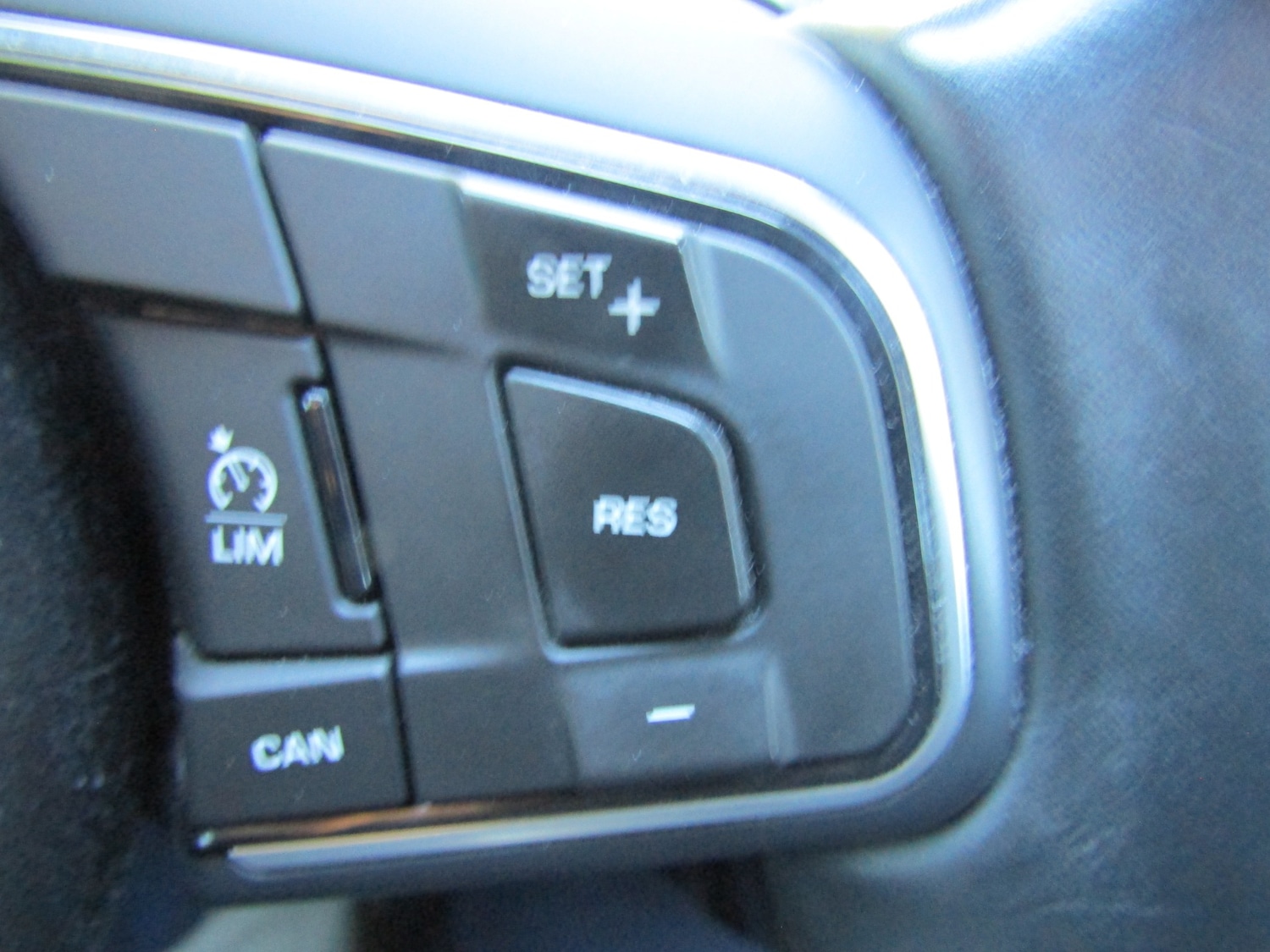 Used Jaguar XE 2015 for sale - 76312193: Photo 25