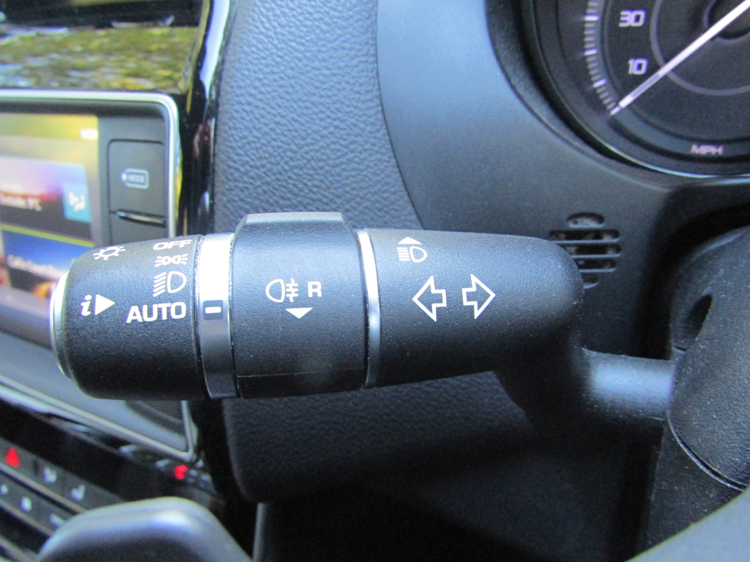 Used Jaguar XE 2015 for sale - 76312193: Photo 26