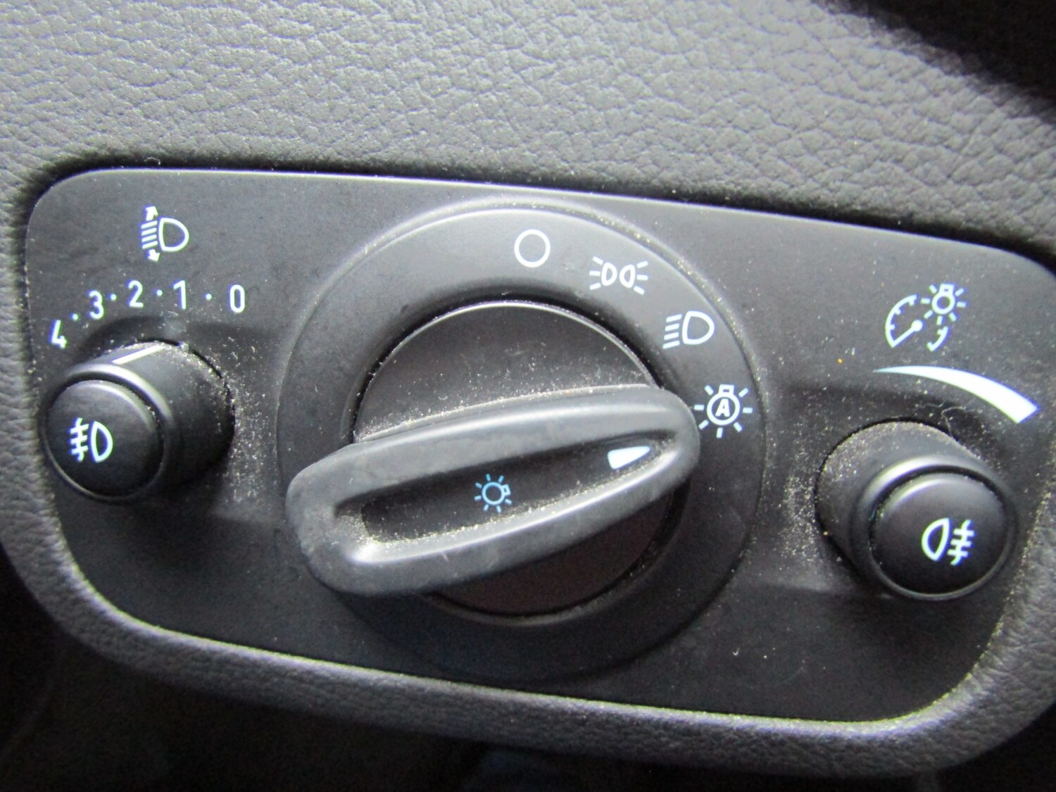 Used Ford C-Max 2018 for sale - 77616465: Photo 32