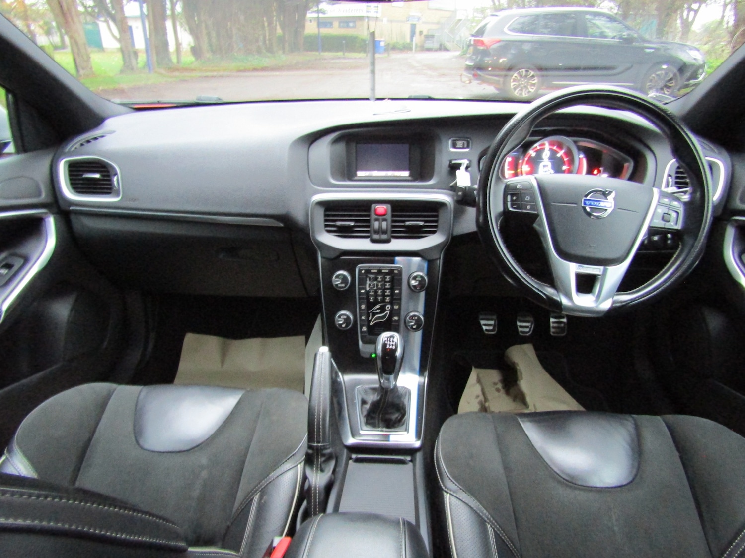 Used Volvo V40 2015 for sale - 76613523: Photo 4