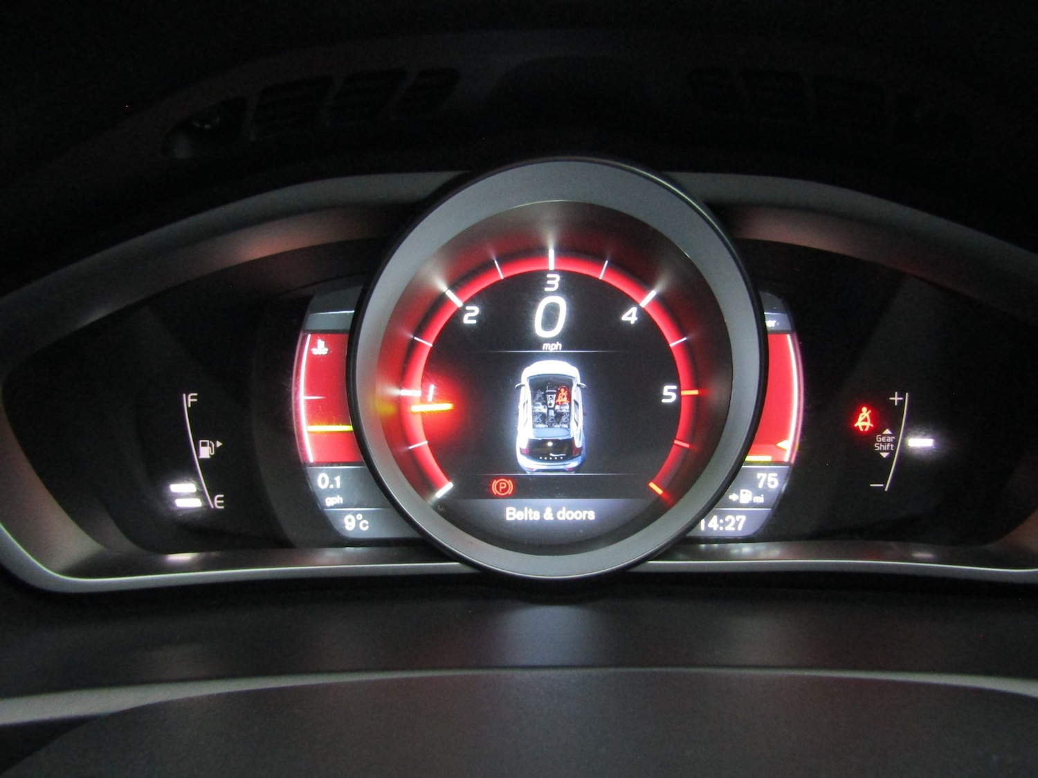 Used Volvo V40 2015 for sale - 76613523: Photo 8