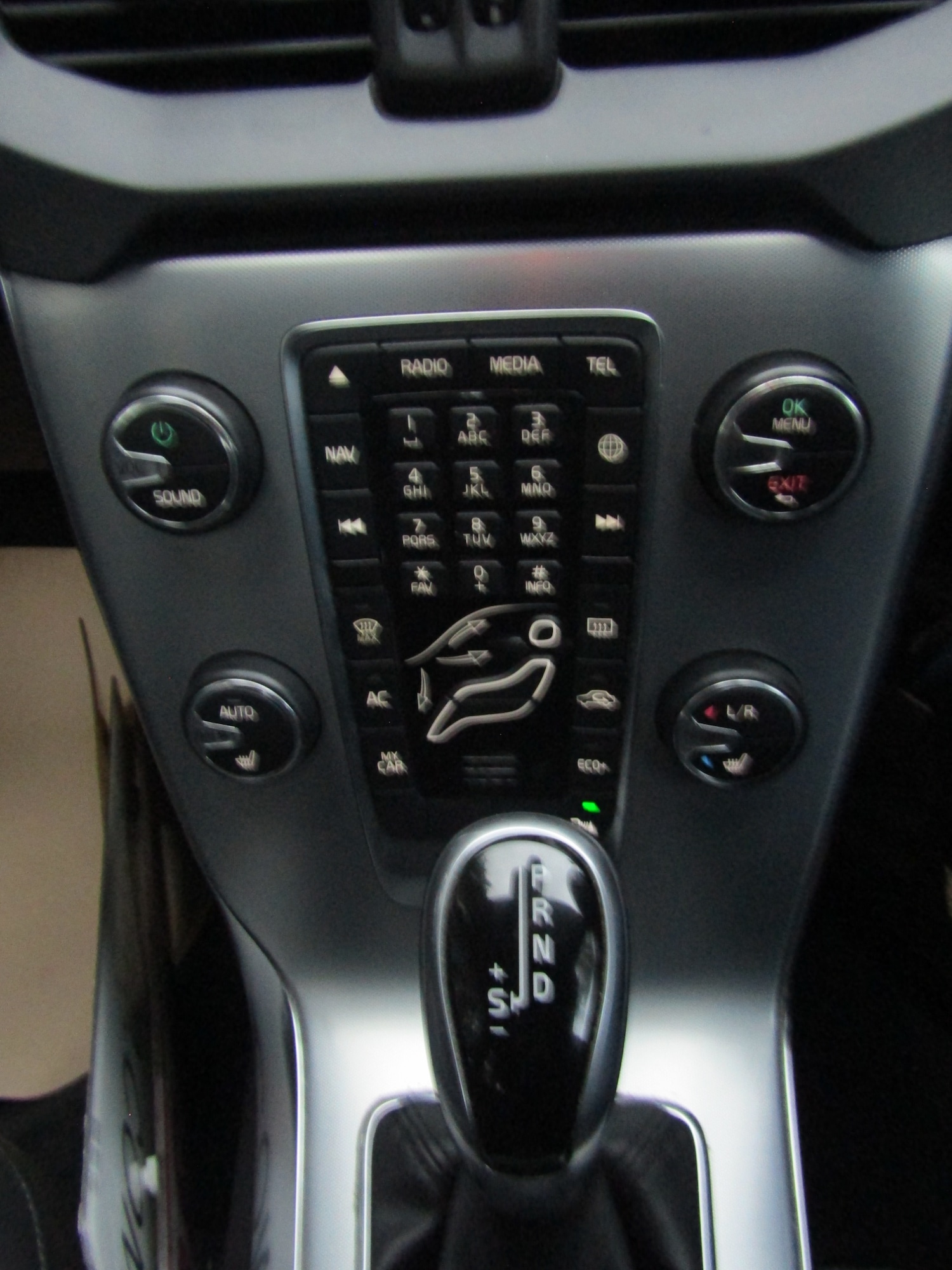 Used Volvo V40 2016 for sale - 76383419: Photo 10