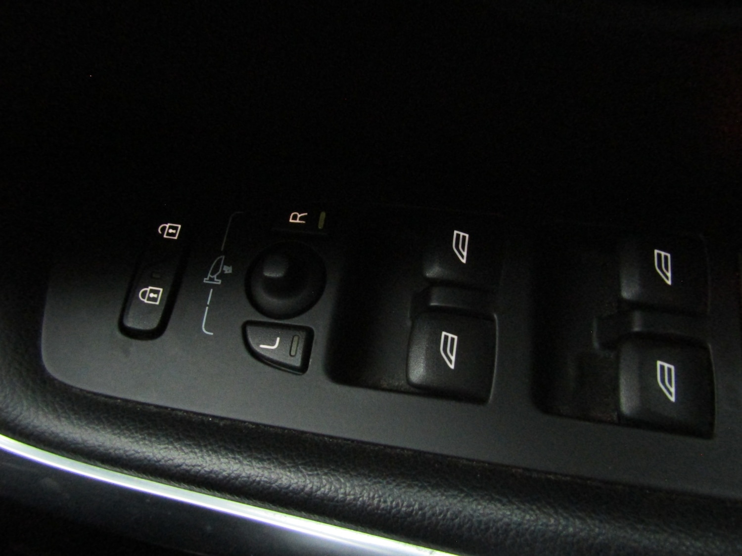 Used Volvo V40 2016 for sale - 76383419: Photo 29