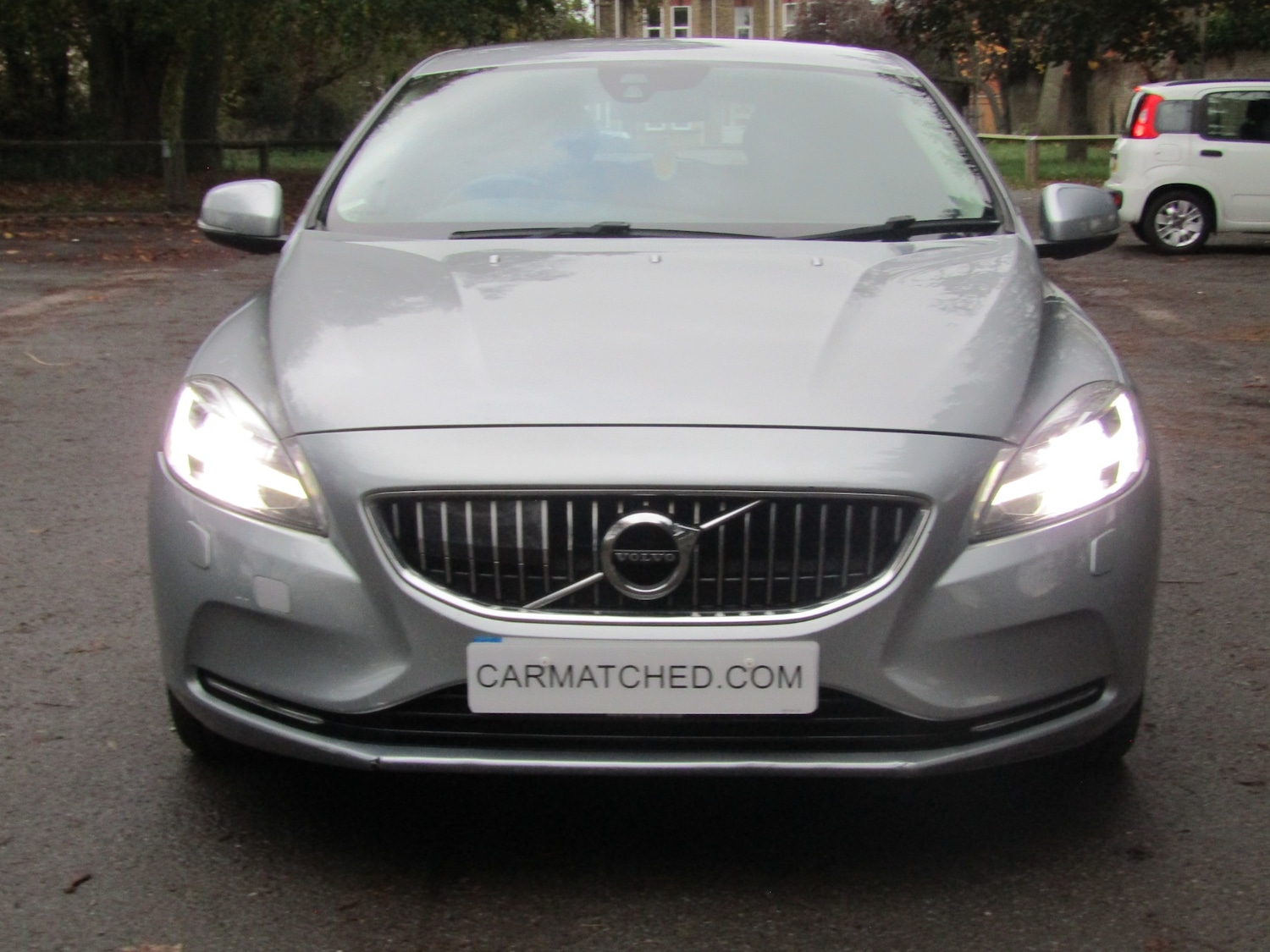 Used Volvo V40 2016 for sale - 76383419: Photo 3