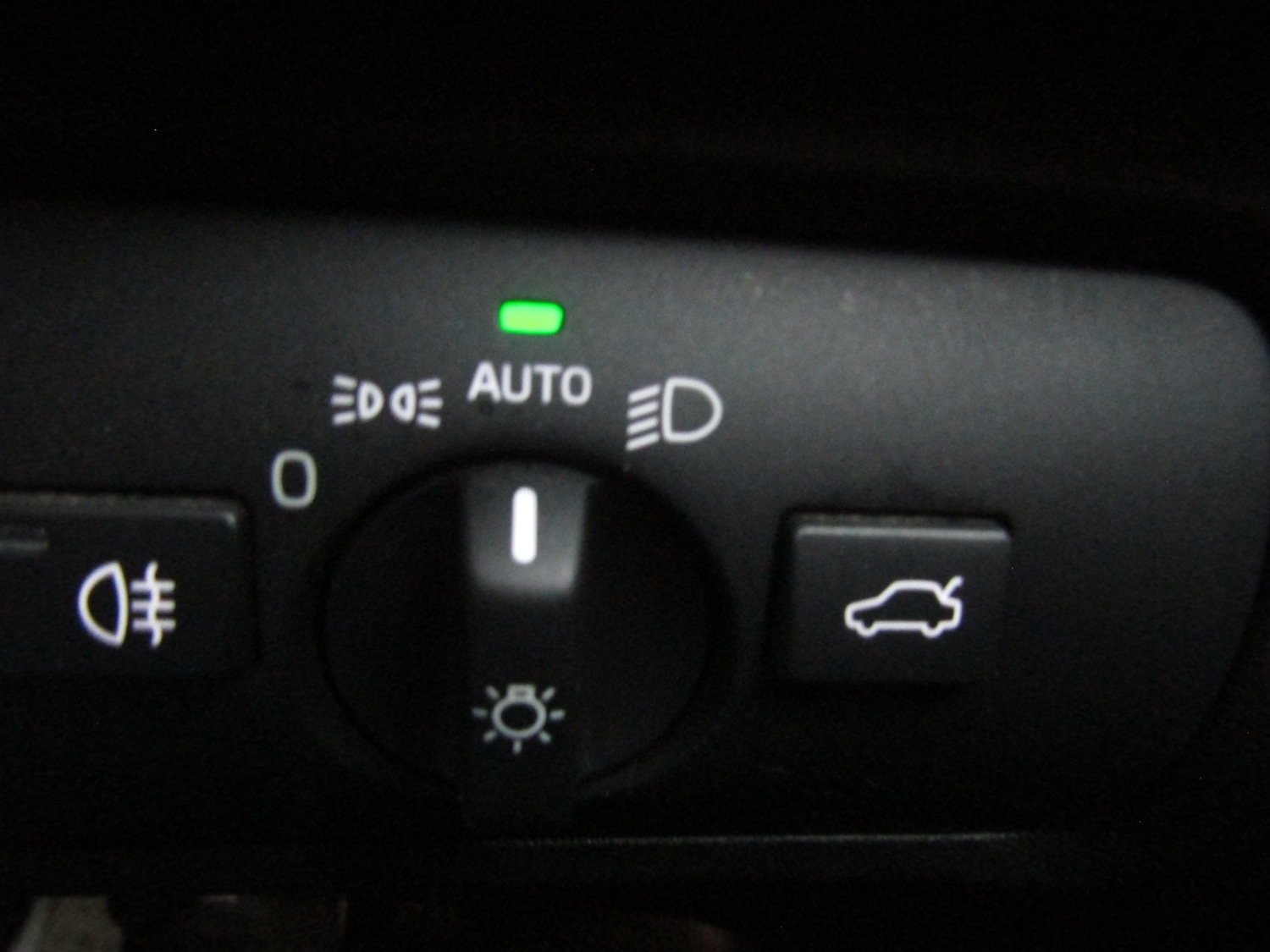 Used Volvo V40 2016 for sale - 76383419: Photo 30