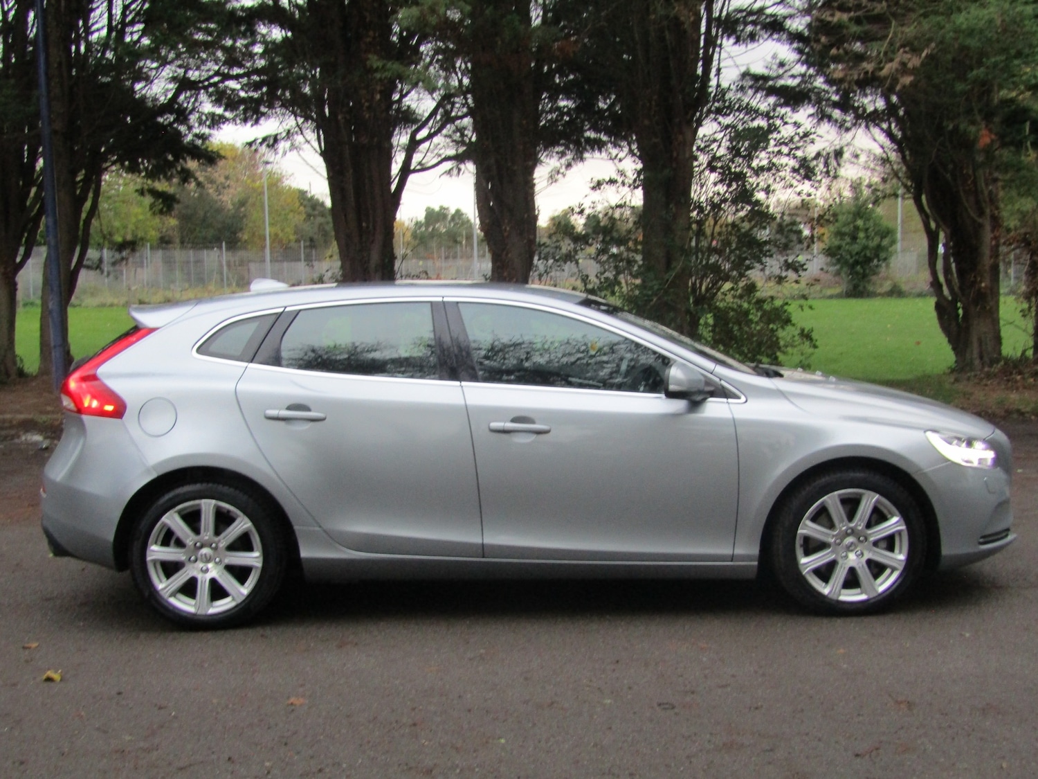 Used Volvo V40 2016 for sale - 76383419: Photo 7
