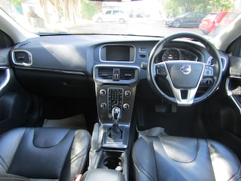 Used Volvo V40 2015 for sale - 75890737: Photo
