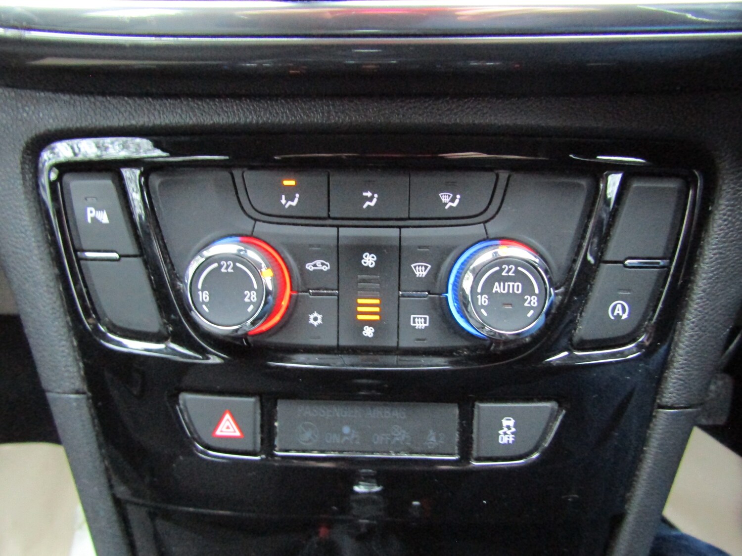 Used Vauxhall Mokka X 2018 for sale - 76637518: Photo 28