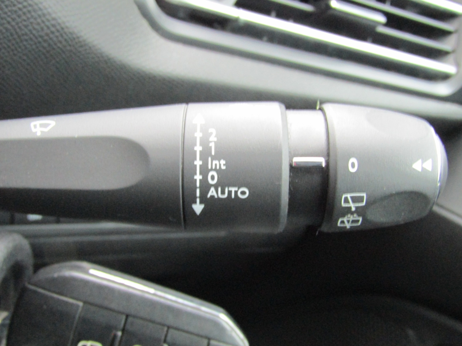 Used Peugeot 308 2017 for sale - 77283435: Photo 24