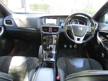 Used Volvo V40 2015 for sale - 79407513: Photo