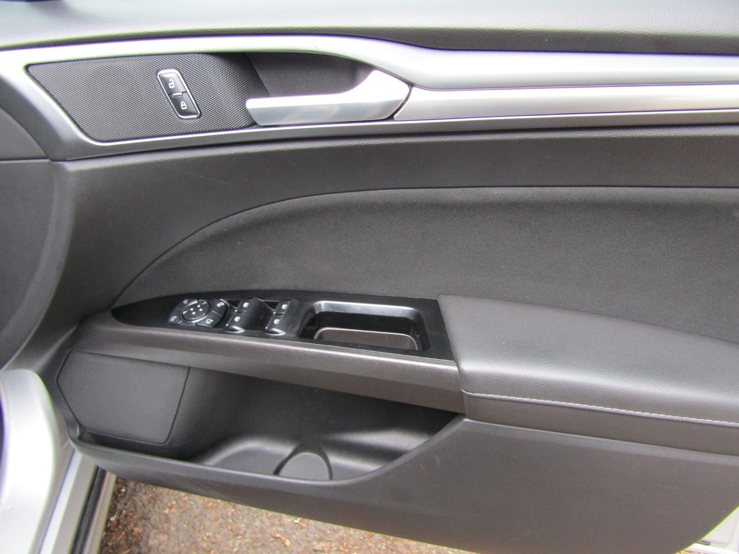 Used Ford Mondeo 2015 for sale - 76403301: Photo 24