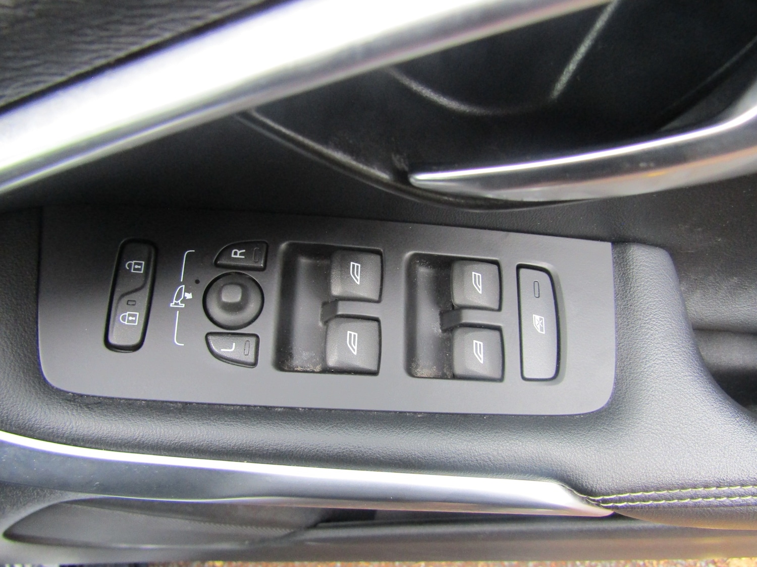 Used Volvo V40 2019 for sale - 76196243: Photo 13