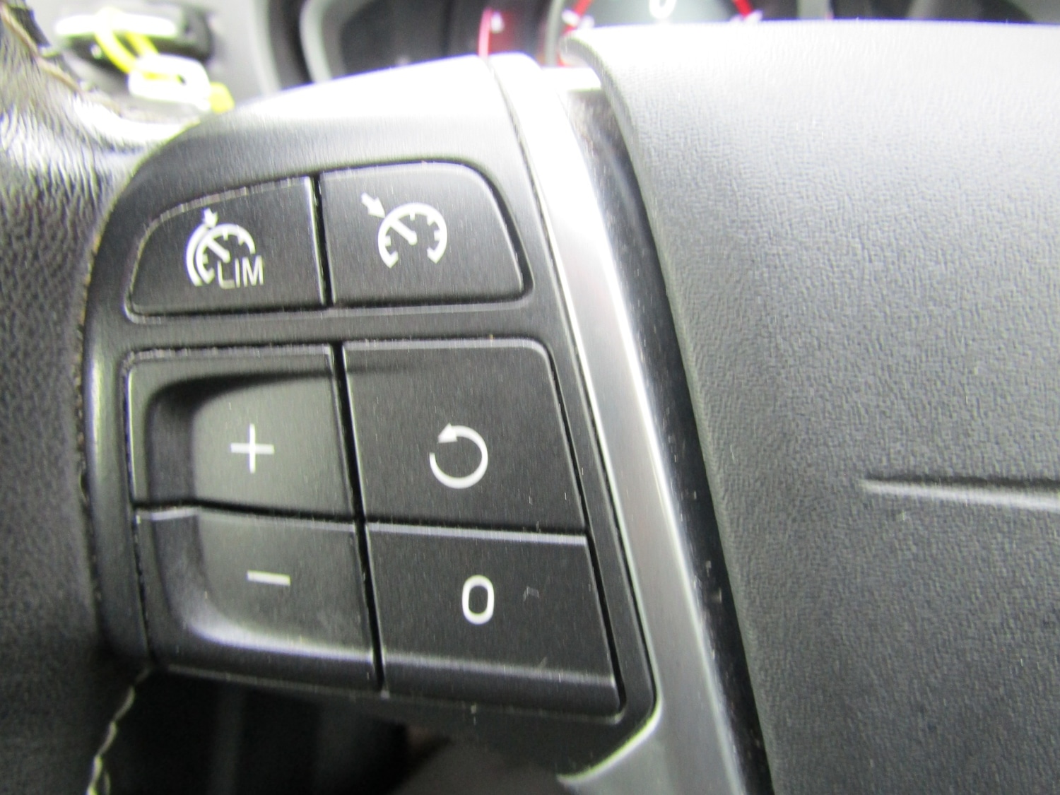 Used Volvo V40 2019 for sale - 76196243: Photo 19