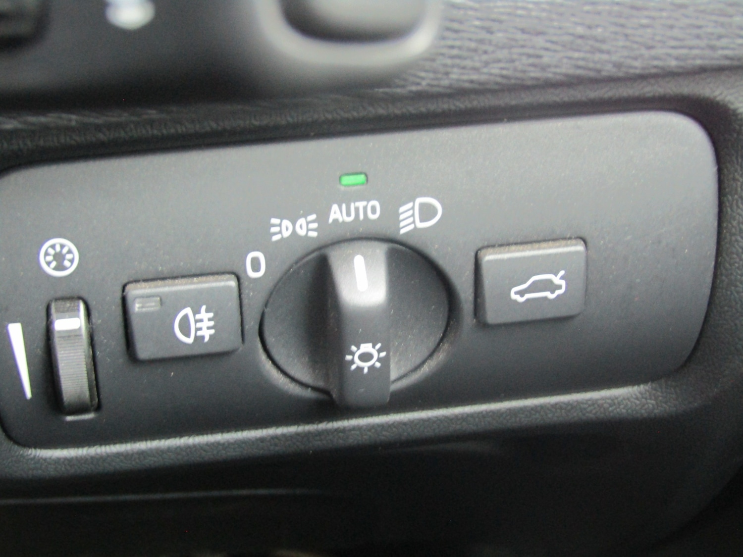 Used Volvo V40 2019 for sale - 76196243: Photo 24