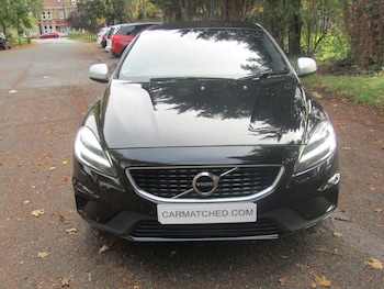 Used Volvo V40 2019 for sale - 76196243: Photo