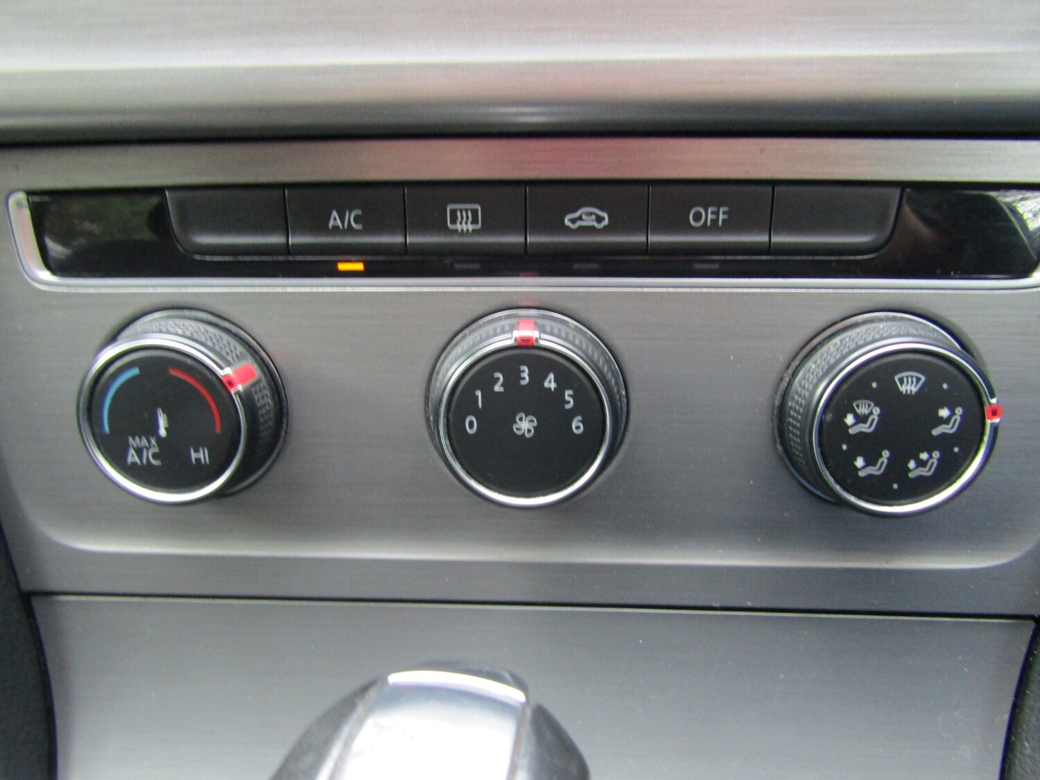 Used Volkswagen Golf 2014 for sale - 76403370: Photo 24