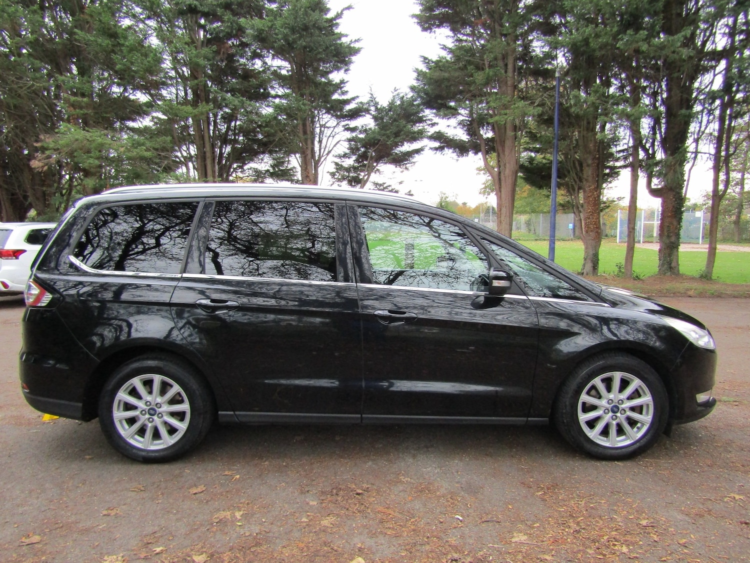Used Ford Galaxy 2017 for sale - 76402378: Photo 9