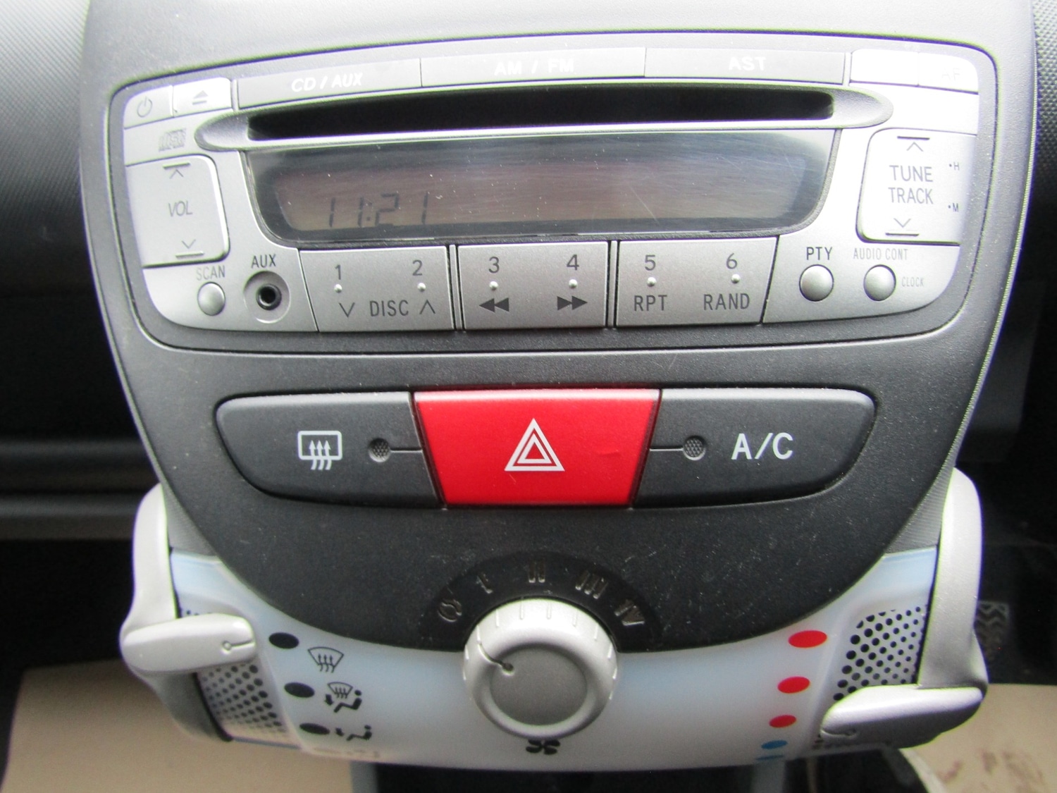 Used Toyota AYGO 2010 for sale - 77568424: Photo 12