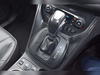 Used Ford Kuga 2015 for sale - 76309965: Photo