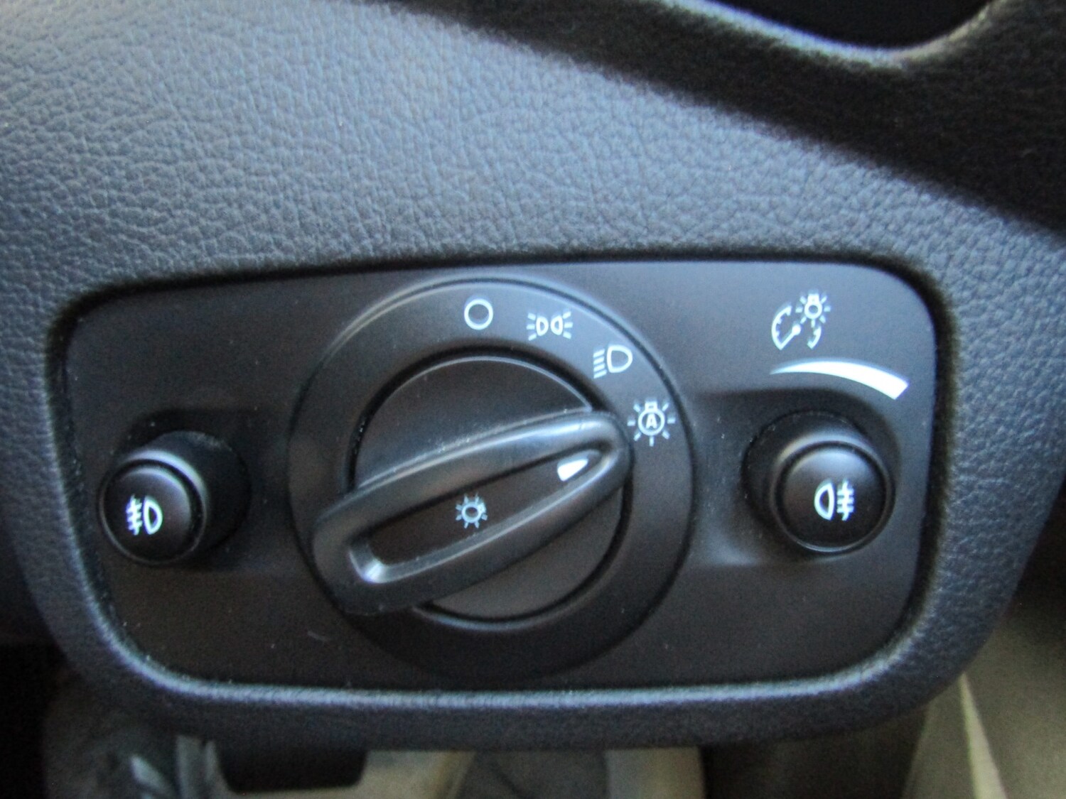 Used Ford Kuga 2015 for sale - 76309965: Photo 35